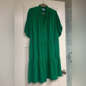 CeCe Emerald Green Tiered V-Neck Midi Dress